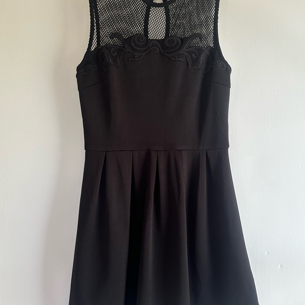 Elegant Black Sleeveless Dress